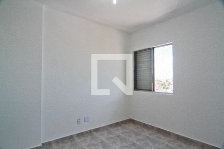 Quarto 1 de apartamento para alugar com 2 quartos, 40m² em Parque Maria Domitila, São Paulo