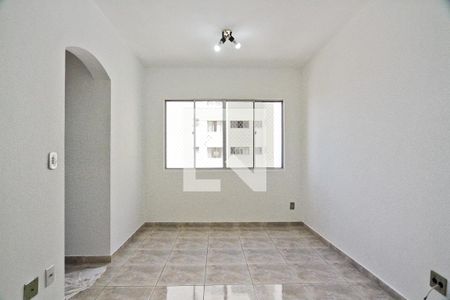 Sala de apartamento para alugar com 2 quartos, 40m² em Parque Maria Domitila, São Paulo