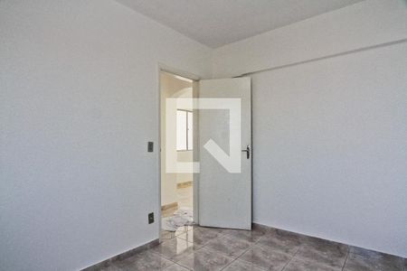 Quarto 1 de apartamento para alugar com 2 quartos, 40m² em Parque Maria Domitila, São Paulo