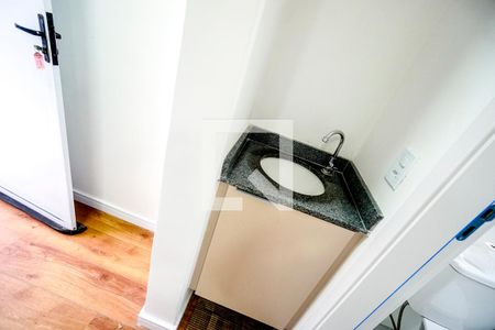 Lavabo de apartamento para alugar com 1 quarto, 30m² em Vila Carrão, São Paulo
