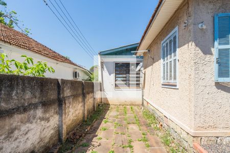 Garagem de casa à venda com 2 quartos, 530m² em Partenon, Porto Alegre