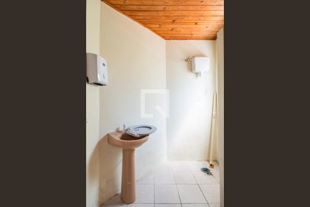 Banheiro 2 de casa à venda com 2 quartos, 530m² em Partenon, Porto Alegre