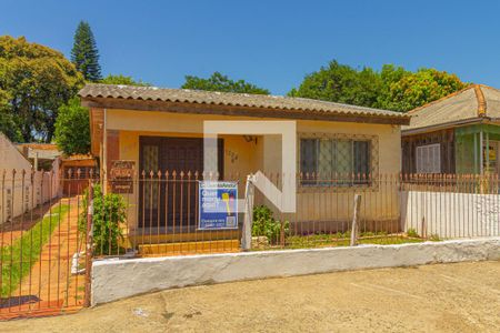 Fachada de casa à venda com 3 quartos, 350m² em Rio Branco, Canoas