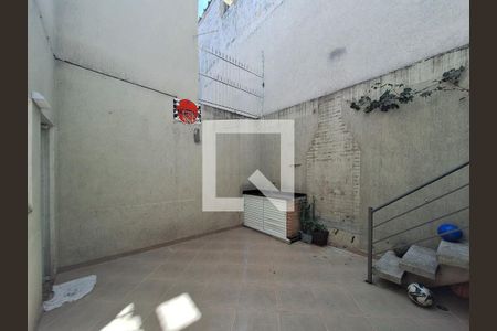 Quintal de casa à venda com 3 quartos, 133m² em Vila Nova Cachoeirinha, São Paulo