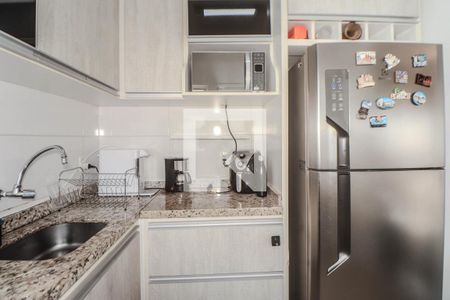 Cozinha e Área de Serviço de apartamento para alugar com 1 quarto, 44m² em São João, Porto Alegre
