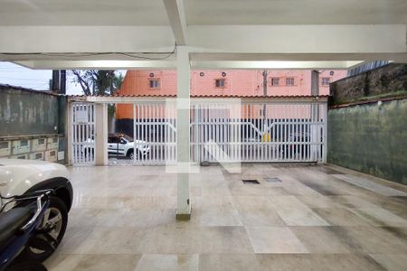 Garagem de casa de condomínio para alugar com 2 quartos, 53m² em Samambaia, Praia Grande
