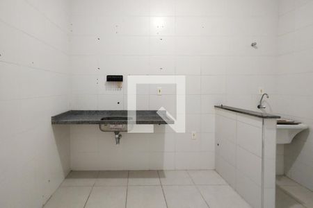 Cozinha de casa de condomínio para alugar com 2 quartos, 53m² em Samambaia, Praia Grande