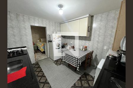 Cozinha de casa para alugar com 3 quartos, 450m² em Parque Peruche, São Paulo