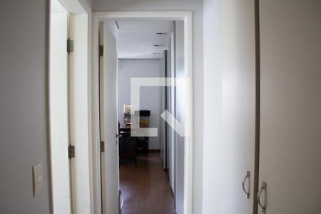 Corredor de apartamento à venda com 3 quartos, 124m² em Santa Cecilia, São Paulo