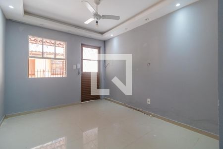 Sala de casa de condomínio para alugar com 1 quarto, 40m² em Guarujá, Porto Alegre