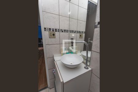 Banheiro  de apartamento à venda com 2 quartos, 48m² em Casa Grande, Diadema