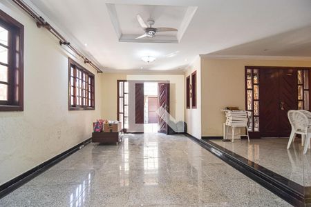 Sala de casa à venda com 5 quartos, 400m² em Itaipu, Niterói