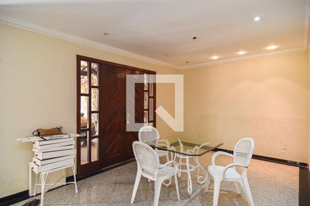 Sala de casa à venda com 5 quartos, 400m² em Itaipu, Niterói