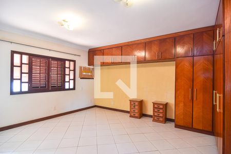 Quarto 1 de casa à venda com 5 quartos, 400m² em Itaipu, Niterói