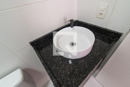 Banheiro de apartamento para alugar com 1 quarto, 26m² em Cambuci, São Paulo
