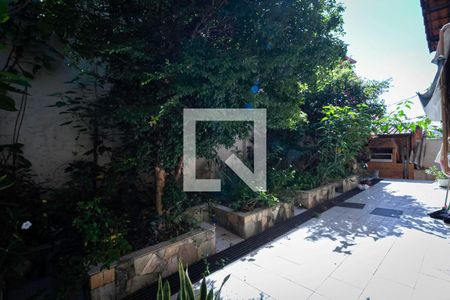 Quintal de casa à venda com 3 quartos, 155m² em Santa Monica, Belo Horizonte