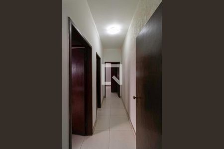 Corredor de casa à venda com 3 quartos, 155m² em Santa Monica, Belo Horizonte