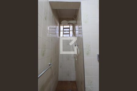 Banheiro de casa para alugar com 2 quartos, 55m² em Vila Divina Pastora, São Paulo