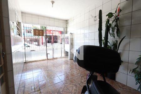 Garagem de casa para alugar com 2 quartos, 55m² em Vila Divina Pastora, São Paulo