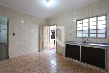 Cozinha de casa para alugar com 2 quartos, 55m² em Vila Divina Pastora, São Paulo