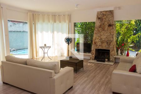 Sala de TV de casa à venda com 6 quartos, 560m² em Jardim Los Angeles, São Paulo