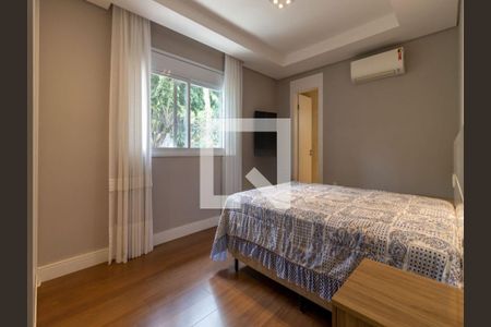 Casa à venda com 4 quartos, 400m² em Vila Madalena, São Paulo