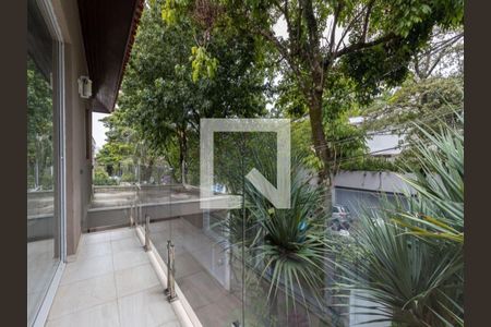 Casa à venda com 4 quartos, 400m² em Vila Madalena, São Paulo