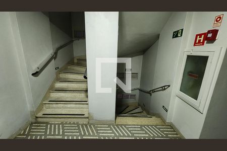 Escada de apartamento para alugar com 1 quarto, 35m² em Aparecida, Santos
