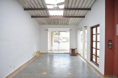 Área comum de casa à venda com 5 quartos, 380m² em Jardim Ipanema, Santo André