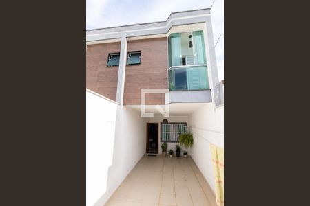 Fachada de casa à venda com 3 quartos, 120m² em Vila Feliz, São Paulo