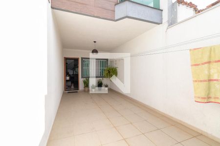 Garagem de casa à venda com 3 quartos, 120m² em Vila Feliz, São Paulo