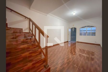 Sala de casa para alugar com 2 quartos, 84m² em Jardim Guayana, São Paulo