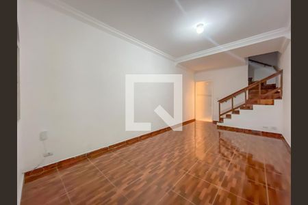 Sala de casa para alugar com 2 quartos, 84m² em Jardim Guayana, São Paulo