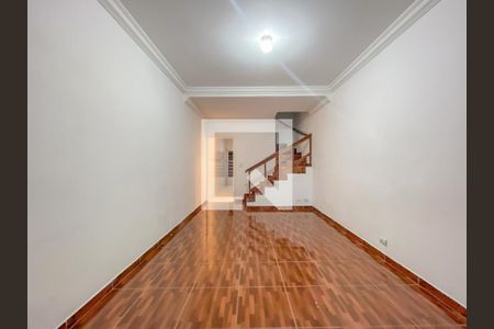 Sala de casa para alugar com 2 quartos, 84m² em Jardim Guayana, São Paulo