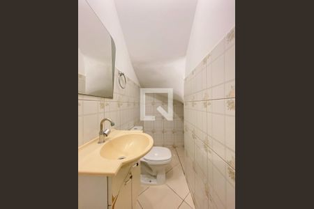 Lavabo de casa para alugar com 2 quartos, 84m² em Jardim Guayana, São Paulo