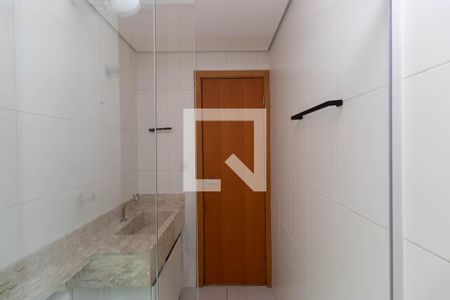Banheiro de apartamento à venda com 1 quarto, 40m² em Vila Mazzei, São Paulo