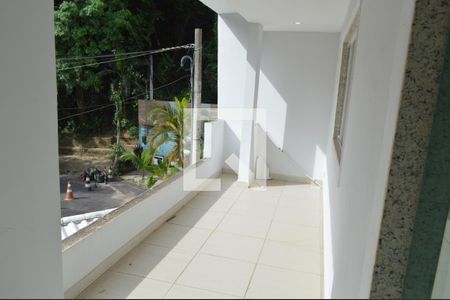 Varanda  de casa de condomínio à venda com 4 quartos, 200m² em Taquara, Rio de Janeiro