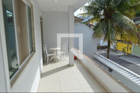 Varanda  de casa de condomínio à venda com 4 quartos, 200m² em Taquara, Rio de Janeiro