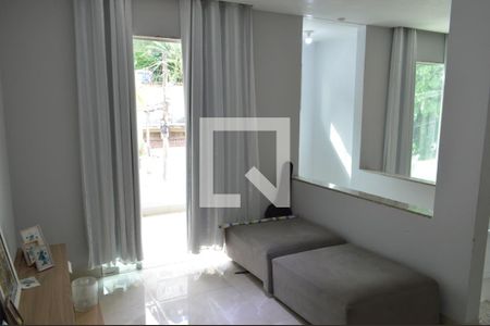 Sala 1 de casa de condomínio à venda com 4 quartos, 200m² em Taquara, Rio de Janeiro