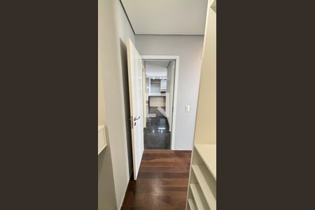 Corredor de apartamento para alugar com 2 quartos, 65m² em Vila Curuçá, Santo André