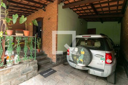 Garagem de casa à venda com 3 quartos, 360m² em Itapoã, Belo Horizonte