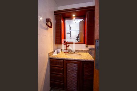 Banheiro da Suíte 2 de apartamento à venda com 4 quartos, 215m² em Icaraí, Niterói