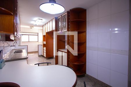 Cozinha de apartamento à venda com 4 quartos, 215m² em Icaraí, Niterói