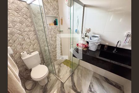 Edícula Banheiro de casa à venda com 5 quartos, 400m² em Riacho das Pedras, Contagem