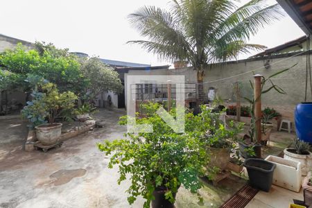 Quintal de casa à venda com 5 quartos, 480m² em Indians, Belo Horizonte