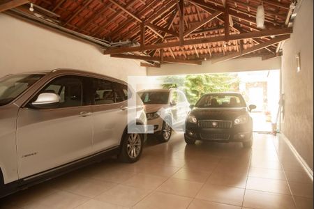 Garagem de casa à venda com 3 quartos, 330m² em Vila da Saúde, São Paulo