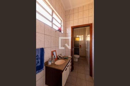 Banheiro  de casa à venda com 3 quartos, 376m² em Vila Harmonia, Guarulhos