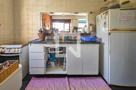 Cozinha de apartamento para alugar com 3 quartos, 86m² em Balneario Guarujá, Guarujá