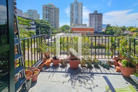 Varanda  de apartamento para alugar com 3 quartos, 86m² em Balneario Guarujá, Guarujá