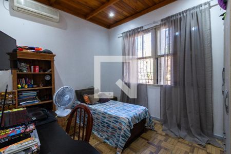 Quarto 2 de casa à venda com 3 quartos, 110m² em Teresópolis, Porto Alegre